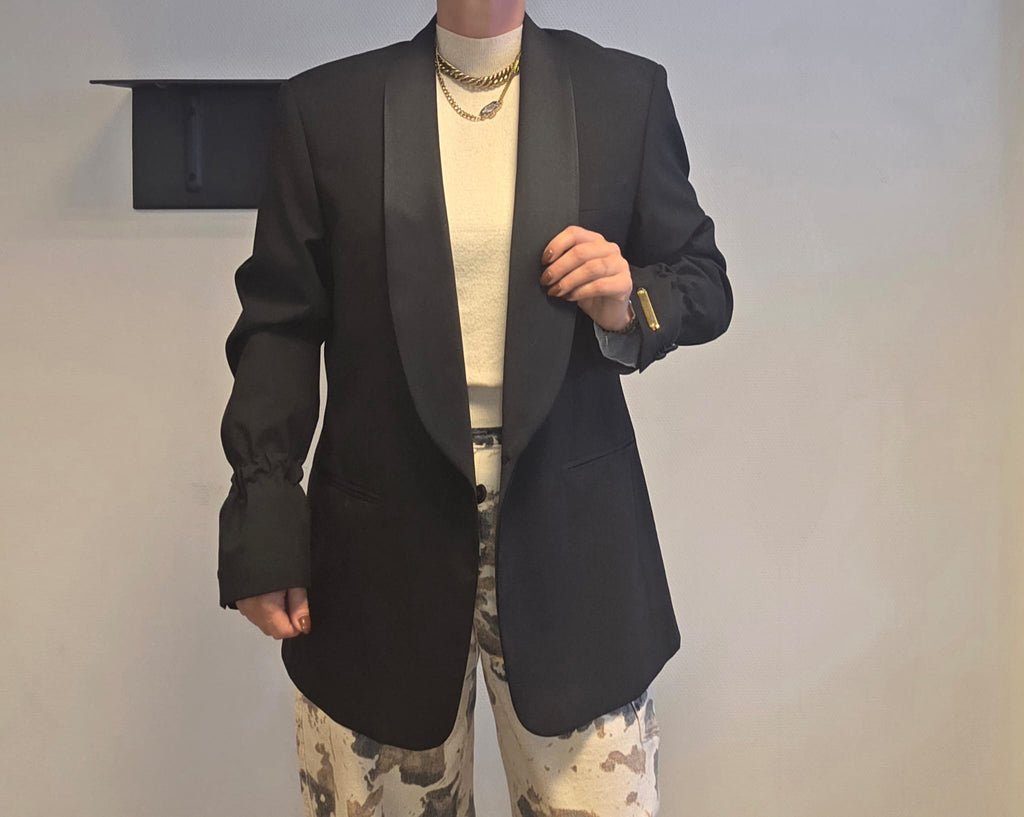 Blazer smoking II